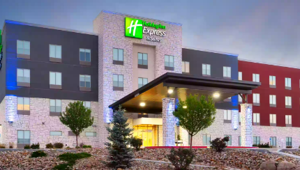 Holiday Inn Express & Suites – Charlottesville